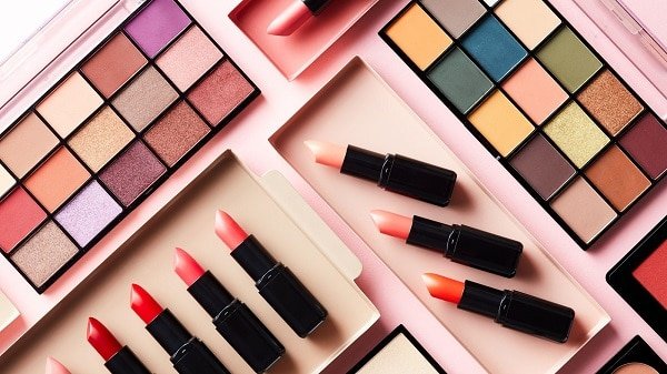 THE BEST MAKEUP KITS FOR BEGINNERS WHO WANT TO STEP UP THEIR BEAUTY ROUTINE