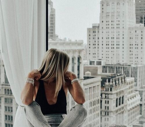 A Minimalist Traveler’s Tips On How To Pack a Dozen Things for Two Weeks Abroad!