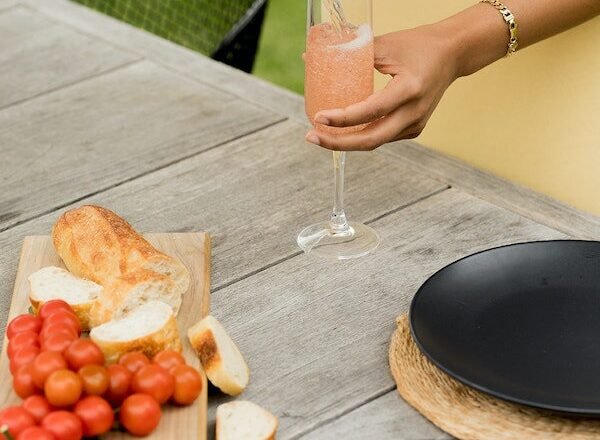 9 Natural & Organic Wine Subscriptions So You Can Find A New Drink Of Choice!
