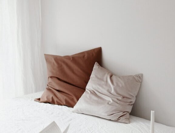 9 Organic Pillows For Side Sleepers, Back Sleepers, And Everyone In Between