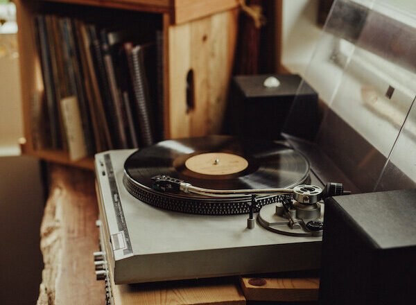 Your Guide To Finding A Vintage Record Player!