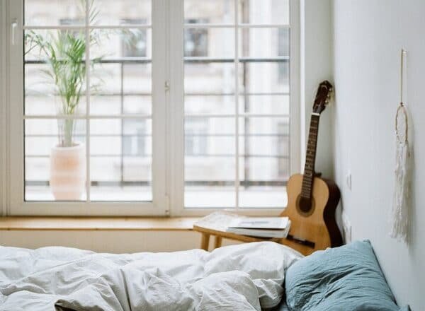 The Benefits Of Bedroom Music & How To Create A Sex Playlist!