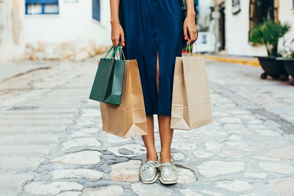 7 Simple Shopping Habits To Reduce Your Plastic Consumption!