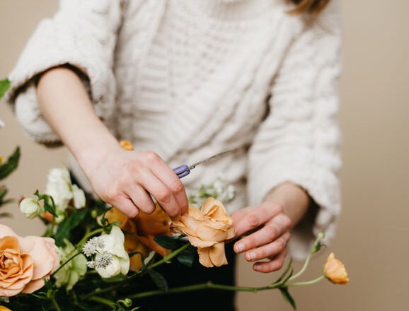 How To Steer Friends & Family Toward Sustainable Gifting!