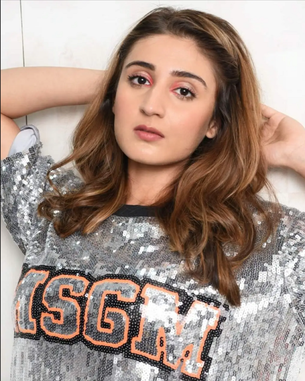 Dhvani Bhanushali biogtaphy